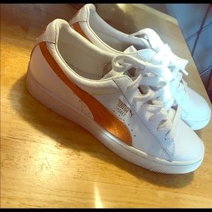 PUMA Sneakers